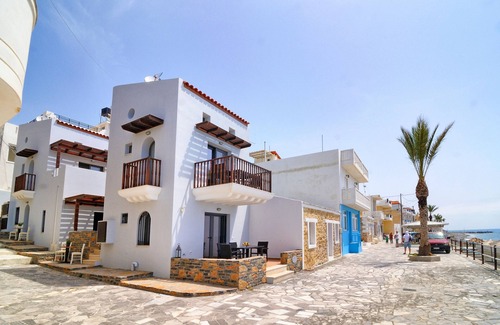 Myrtos Apartment | Seafront Myrtos Mare Suites with Pool and Ocean View