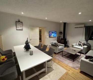 Orebro County House | Inviting Retreat at Mysig Stuga i Nävesta - Family Friendly