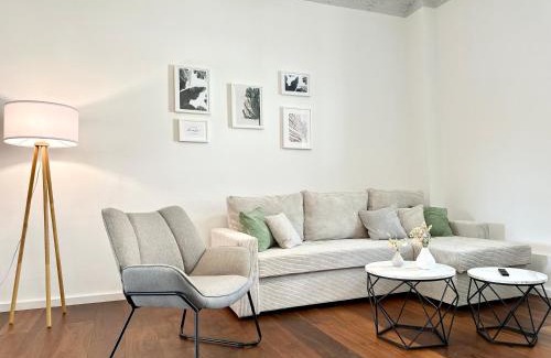 Heidelberg Apartment | Discover MyStay - Prime Design with Gourmet Kitchen & More