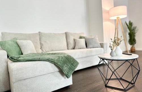 Heidelberg Apartment | Discover MyStay - Prime Design with Gourmet Kitchen & More