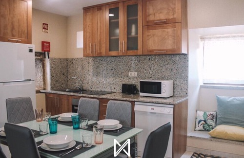 Valenca Cottage | Unforgettable MyStay at Quinta dos Sobrais with Scenic Views