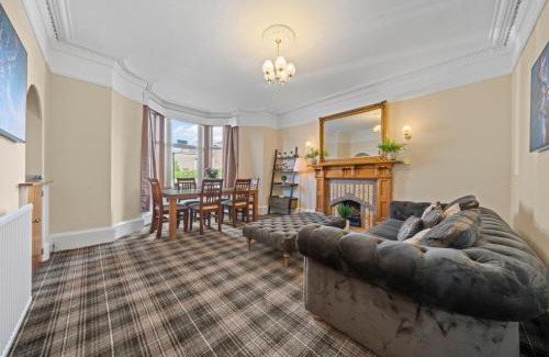 Inverness City Centre House | mySTAYINN Cedar Villa 9 Bedroom House - Inverness