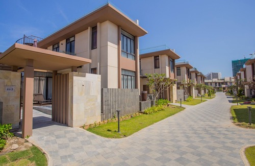 Cam Lam Villa | Relaxing Mystery Villas at Wynham Garden Cam Ranh
