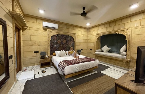 Amar Sagar Pol Hotel | Elegant Mystic Jaisalmer: Relax by the Pool & Spa