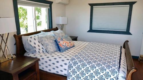 Miramonte House | Cozy Mystic Mountain Retreat: Family & Pet Friendly Escape