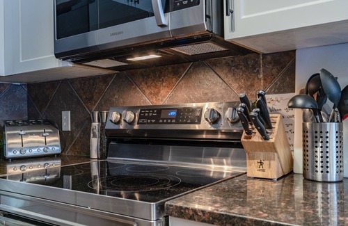 Canmore Ski Chalet | Inviting Mountain Condo Getaway with Year-Round Heated Pool