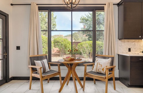 West Sedona House | Mystic Sunset by AvantStay | Thunder Mountain View + Pool, Driving Range, Casita