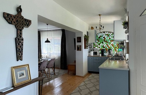 Varfurile House | Mystic Twistic – A Hidden Countryside Gem Surrounded by Hills & Orchards