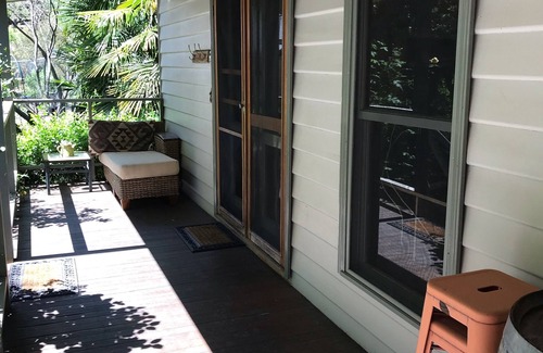 Wandiligong House | Enchanting Mystical View Cottage: Rated 9.8, Oceanfront Bliss