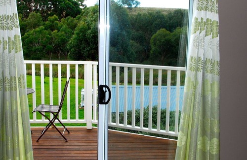 Bellbrae Apartment | Pet-Friendly Studio Apartment in Bellbrae with Top Ratings