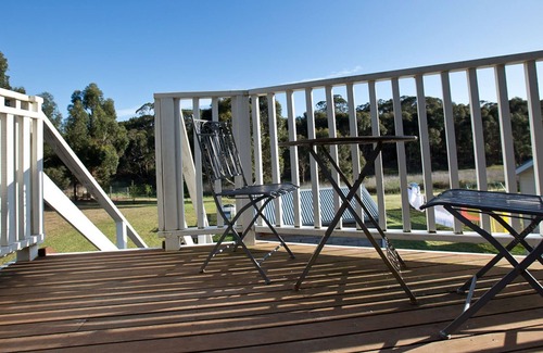 Bellbrae Apartment | Pet-Friendly Studio Apartment in Bellbrae with Top Ratings