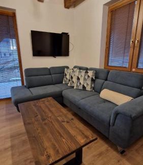 Myto pod Dumbierom Ski Chalet | Mytho 1: Family-Friendly Retreat with Top Guest Ratings