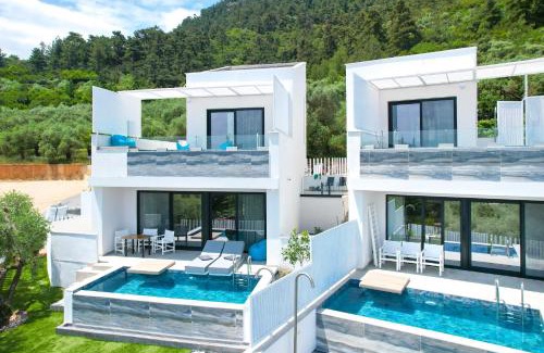 Chrisi Ammoudia Apartment | Experience Mythodea Prive Suites: Top-Rated with Pool Access