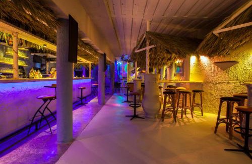 Diskos Hotel | Oceanfront Mythos Suites Diskos with High Guest Ratings