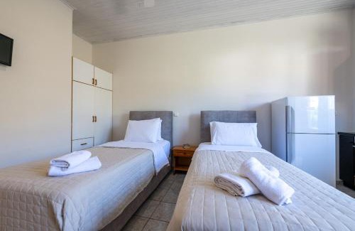 Methoni Apartment | Stunning Ocean View at Mythos Suites-Hermes Apartment