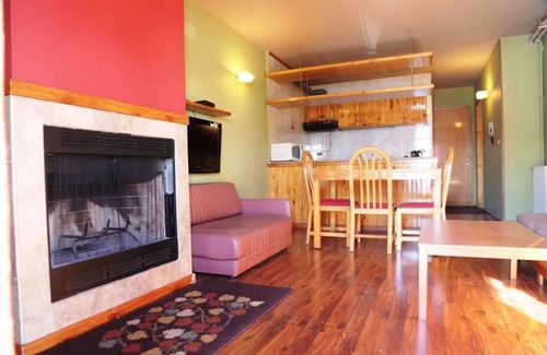 Kfardebian Apartment | Relax at MzaarViews Chalets: Pet-Friendly Getaway