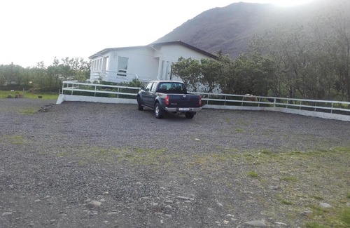 Hvalfjarðarsveit House | Experience Námshestar: Oceanfront Bliss for Families