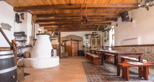 Alsonana Villa | Exceptional Nánaháza: Child-Friendly Retreat with Hot Tub