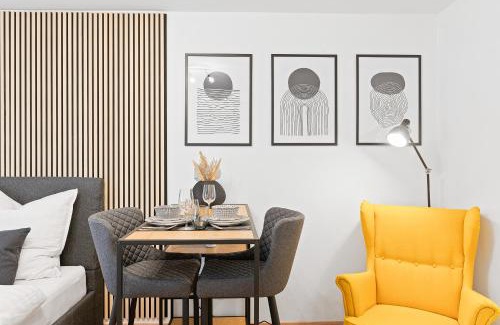 Pforzheim Apartment | Convenient Stay Near Hauptbahnhof with Kingsize Bed & Netflix