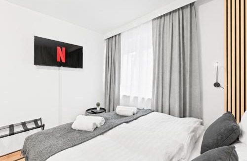 Pforzheim Apartment | Convenient Stay Near Hauptbahnhof with Kingsize Bed & Netflix