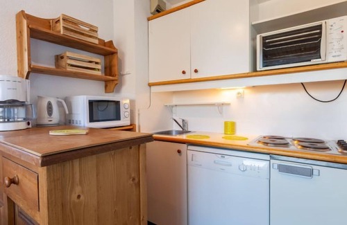 Reberty Apartment | Pet-Friendly Nécou 505: Lake View & Spa Retreat