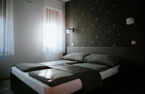 Morahalom Apartment | Exceptional Németh Apartmanházak with Hot Tub & Breakfast