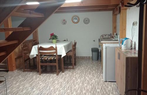 Ibrany Apartment | Cozy Németh Vendégház - Torkos Fogadó: Family-Friendly Stay