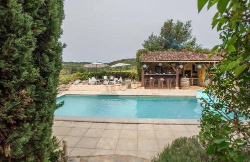 Degagnac House | Experience Nénuphar: Oceanfront Comfort with Pool Access