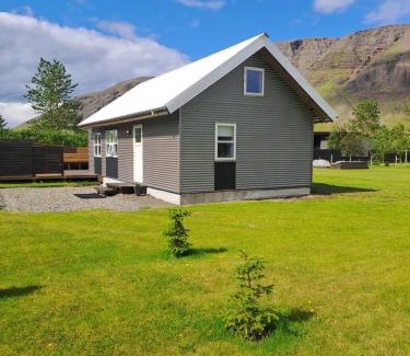 Kjosarhreppur House | Serene Summer Retreat with Hot Tub and Family Amenities