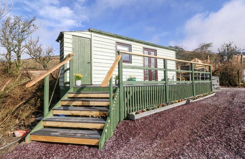 Rhyd-y-clafdy House | Discover Nŷth Y Bioden Magpie's Nest - Pet Friendly Getaway
