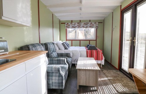 Rhyd-y-clafdy House | Discover Nŷth Y Bioden Magpie's Nest - Pet Friendly Getaway
