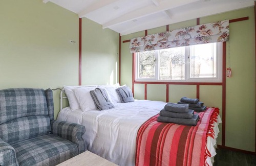 Rhyd-y-clafdy House | Discover Nŷth Y Bioden Magpie's Nest - Pet Friendly Getaway