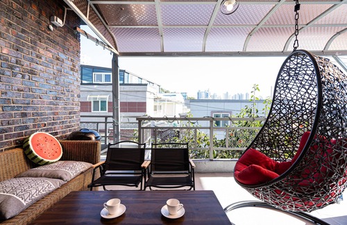Gwangju House | Pet-Friendly Hotel with Outdoor BBQ & Netflix Access