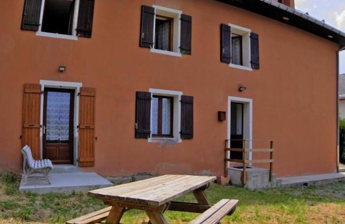 Montaimont House | Comfortable Stay at n°4 - St-Francois-Longchamp Hotel