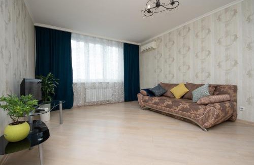 Darnyckyj Apartment | Highly Rated N.A.N Apartments in Osokorky for Families