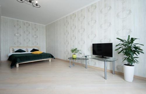 Darnyckyj Apartment | Highly Rated N.A.N Apartments in Osokorky for Families