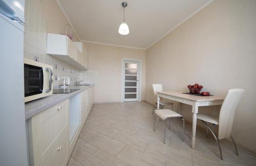 Darnyckyj Apartment | Highly Rated N.A.N Apartments in Osokorky for Families