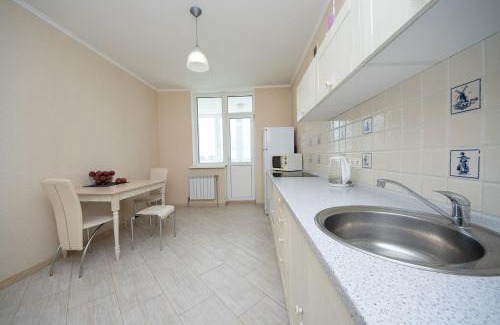 Darnyckyj Apartment | Highly Rated N.A.N Apartments in Osokorky for Families