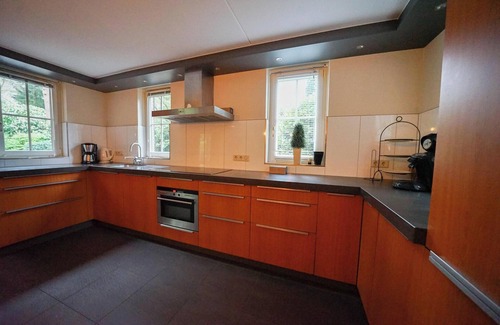 Beekbergen-Zuid House | Spacious Bungalow with Garden & Family-Friendly Amenities