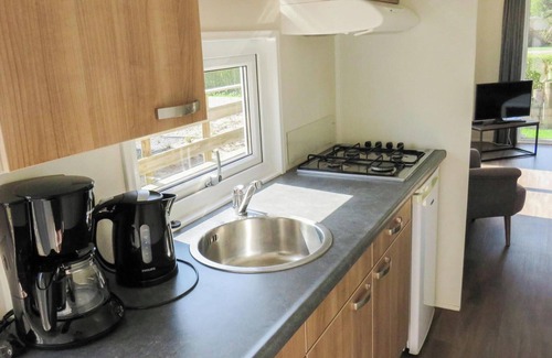 Biddinghuizen House | Cozy 2-Bedroom Chalet with Terrace & Pet-Friendly Options