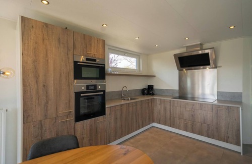 Biddinghuizen House | Spacious 5-Bedroom Villa with Family-Friendly Amenities