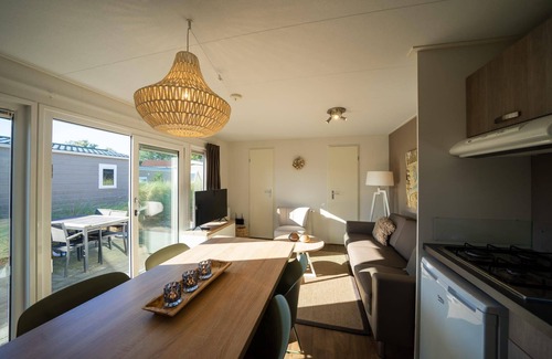 Municipality of Hellevoetsluis Ski Chalet | Cozy 2-Bedroom Chalet - Pet Friendly & Family Ready!