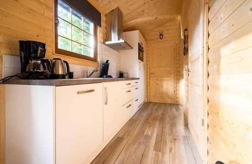 Otterlo House | Cozy 2-Bedroom Chalet with Kitchen & Pet-Friendly Amenities