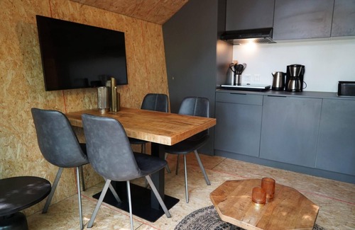 Ruinen House | Cozy 2-Bedroom Chalet with Terrace - Pet Friendly Retreat
