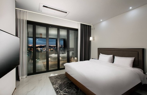 Jeonju Hotel | Discover N Bridge Hotel: Family-Friendly & Accessible Stay