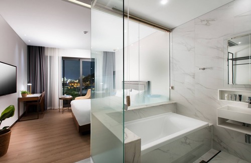 Jeonju Hotel | Discover N Bridge Hotel: Family-Friendly & Accessible Stay