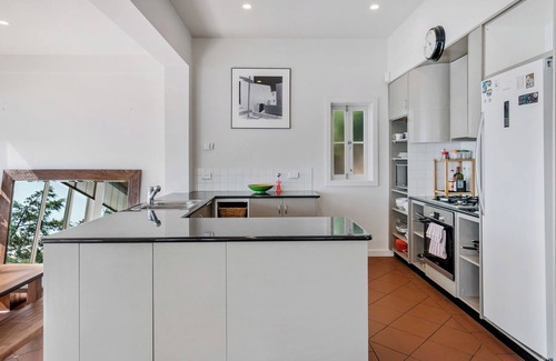 Sandy Bay House | Relax at Hakari: Waterfront Retreat with Spa & Hot Tub