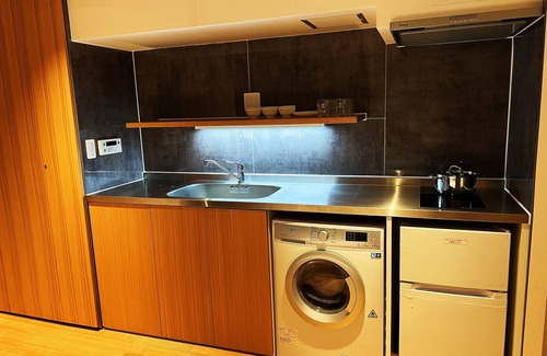 Iwamotocho Apartment | Stylish N+HOTEL Tokyo Akihabara: Pet-Friendly Retreat