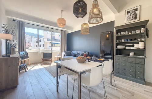 Quartier du Port Apartment | Oceanfront N&J - Blue Pearl Hotel Near Old Town Port
