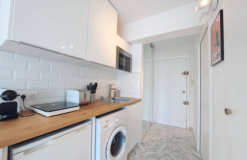 Les Baumettes Apartment | Modern N&J Hotel Room with Ocean View Balcony Experience